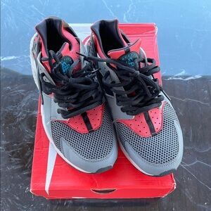 🌊⚡️RARE COOL GREY CRIMSON AQUA TEAL HUARACHE SZ 10.5